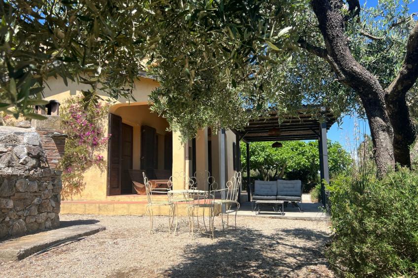 Exklusiv Ferienhaus Elba mit Panorama und Garten