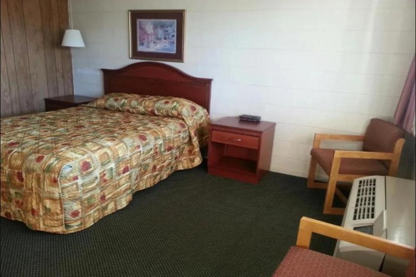 Queen Bed Non-Smoking - foto 13