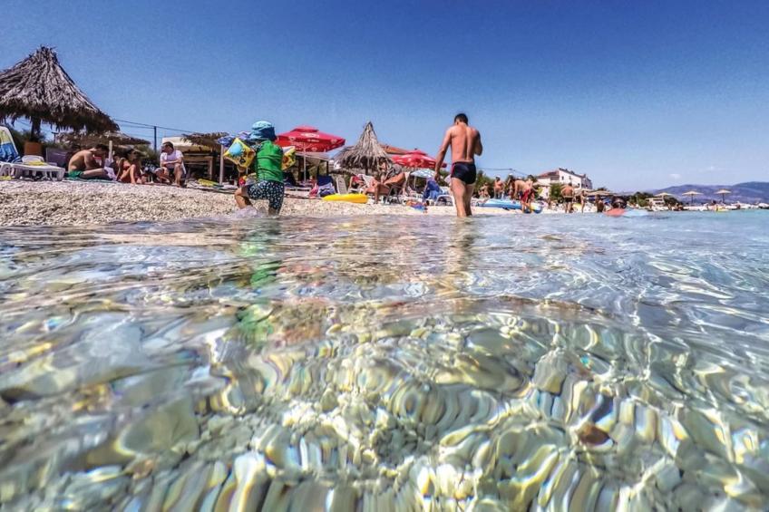 Cozy Beachfront Holiday Home Slatine - Five Bedroom Holiday Home with Terrace and Sea View - foto 15