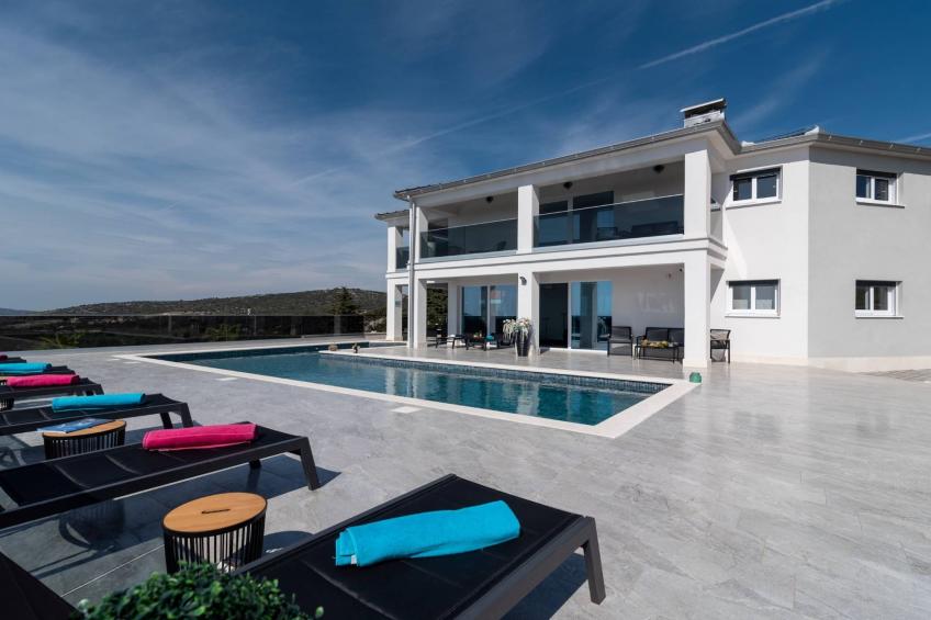 Luminous Infinity Villa with Pool and Gym - Six Bedroom Villa with Pool - foto 39