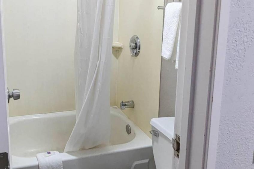 2 Full Beds  ADA/Tub - foto 9