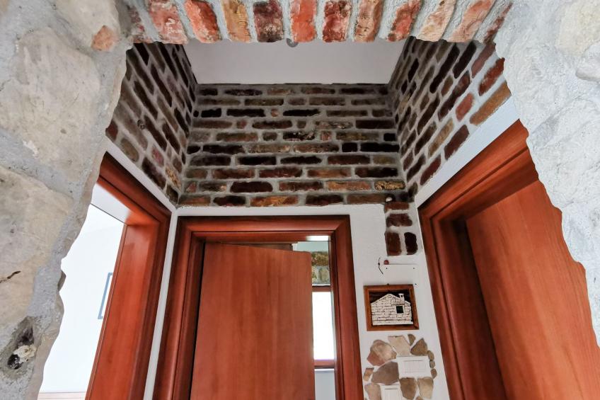 in Kaštel Lukšić mit großer Terrasse und Bergblick - foto 31