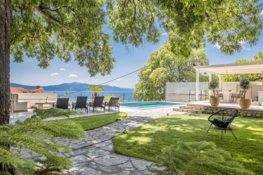 Schönes Steinhaus mit beheiztem Pool, Terrasse mit Meerblicl in ruhige Lage - foto 14