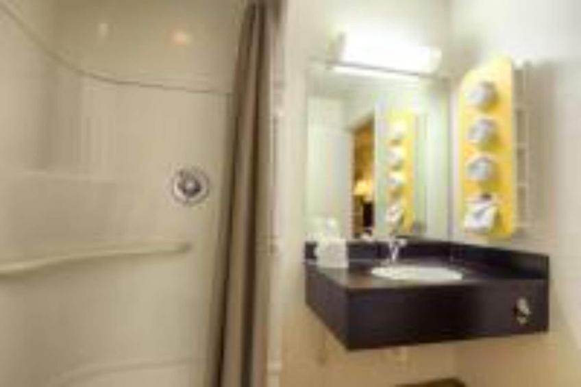 2 Full Beds  Mini Fridge - foto 15