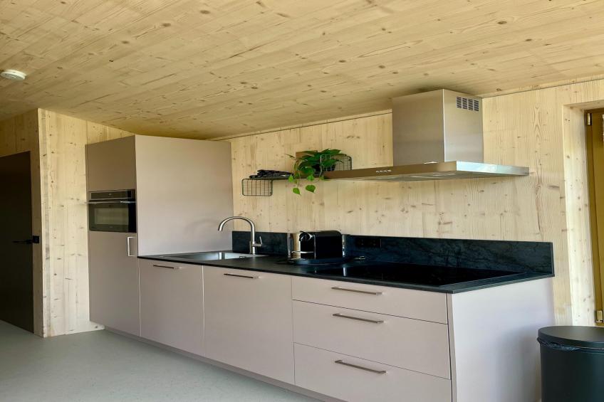 Groepsaccommodatie + 4 large greenhouses (36 personen) - foto 14