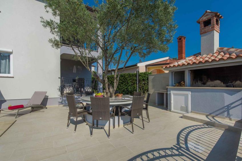 Holiday apartment with pool - BF-NXGFC - foto 9