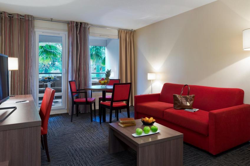 1-Bedroom Apartment park/pool view - LA RESERVE - foto 2