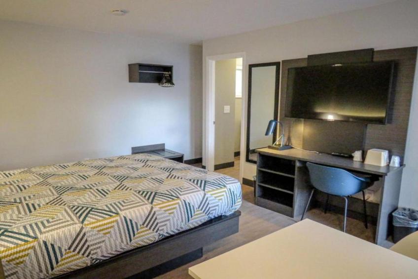 1 Queen Bed  Non-Smoking Shower - foto 6