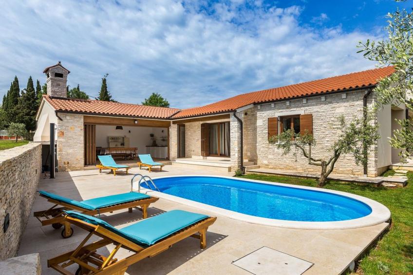 in Kavran mit Privatem Pool