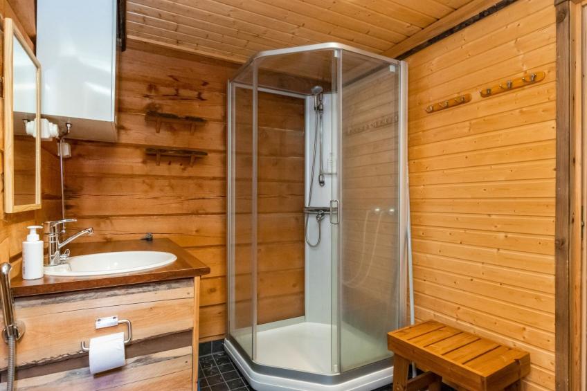 Pyhäpaikka 2 - foto 10