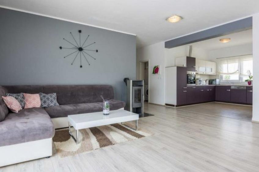 Holiday house Flora with pool - foto 13