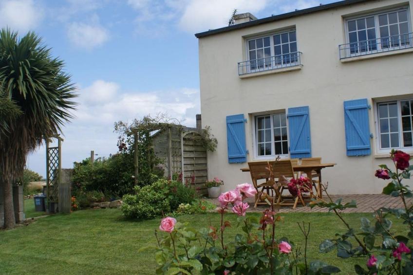 "Ty Saoson" mit Blick auf das Wasser