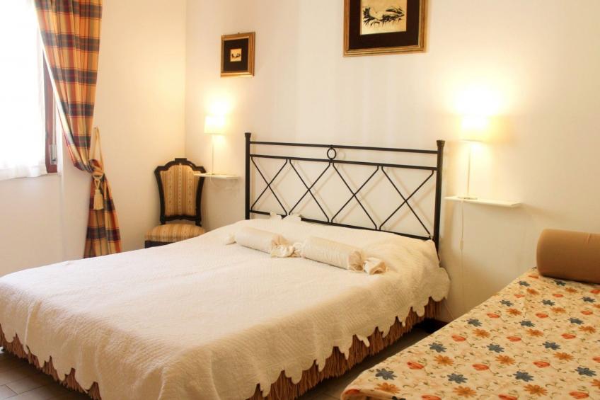 Sehr zentral mit Parkmöglichkeit - foto 13