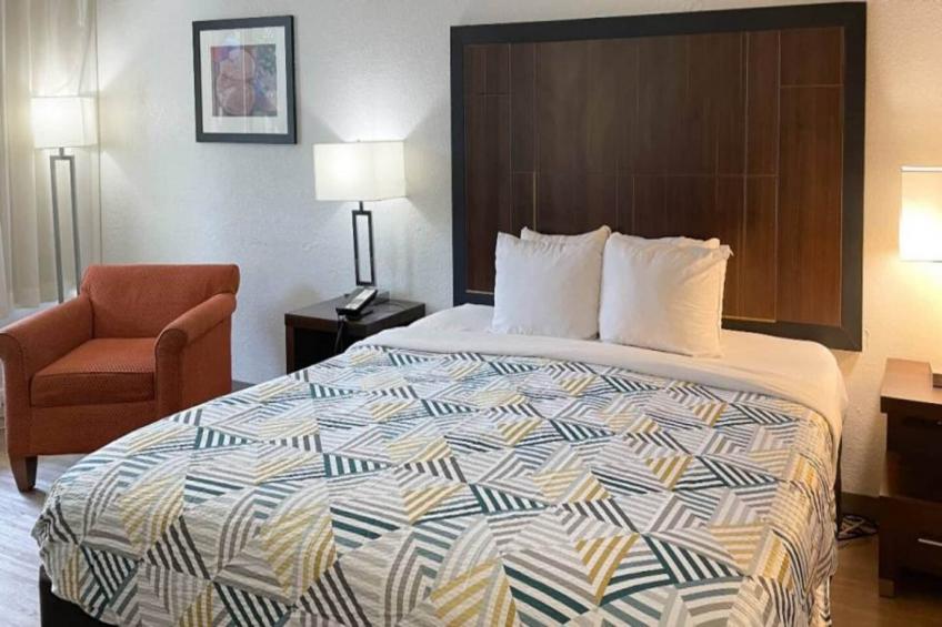 1 King Bed  Smoking - foto 18