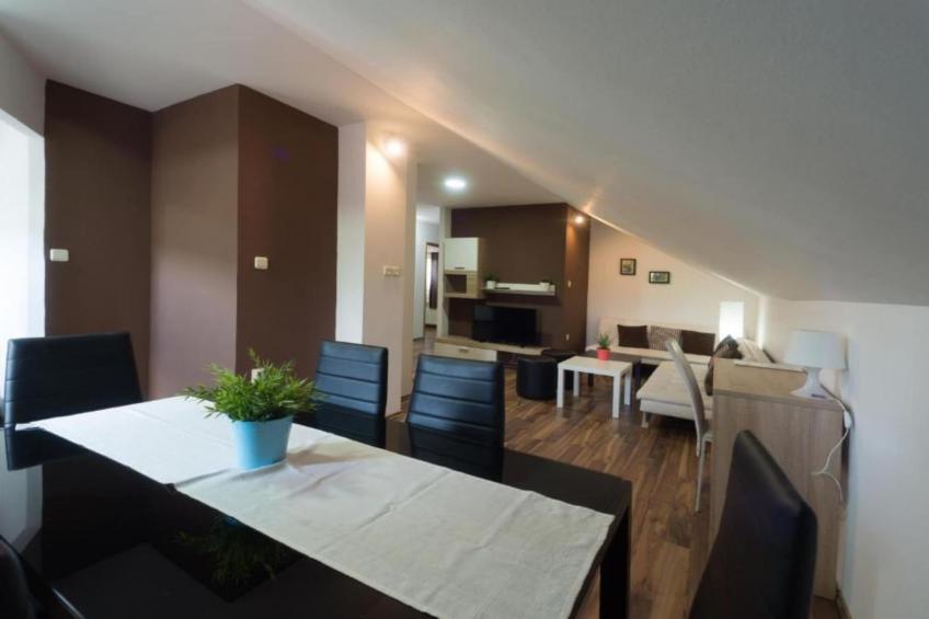 Villa Rubcic - Two Bedroom Apartment and Balcony (1) - foto 5