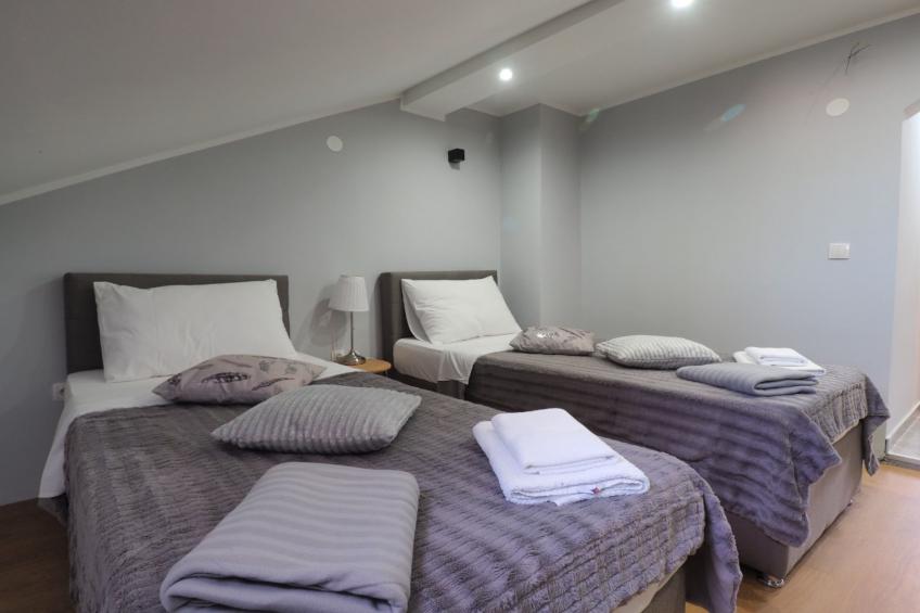 Apartments & Rooms Latin - Triple Room - foto 3