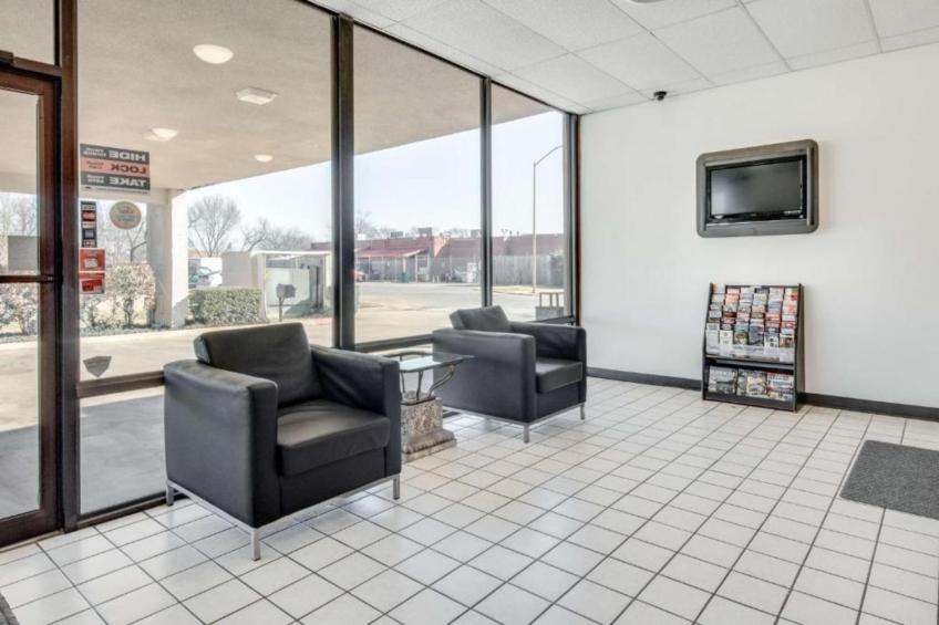 1 King Bed  Smoking Kitchen Sofa-Bed - foto 4
