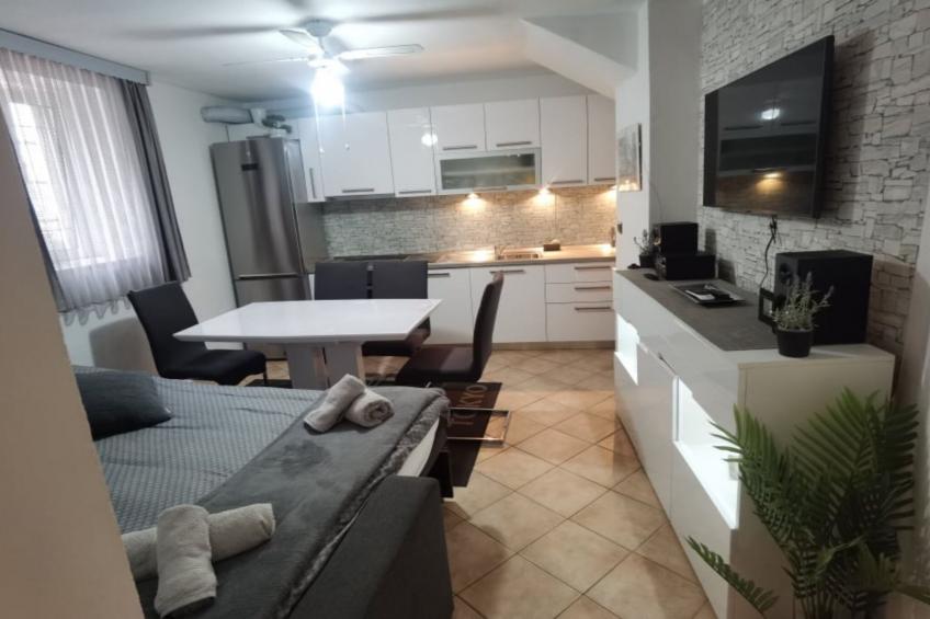 Apartments Diadora - Studio apartment Stone (ground floor) - foto 7