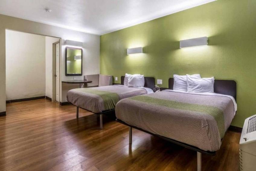 2 QUEEN BEDS  SMOKING - foto 4