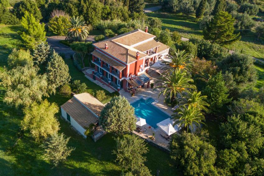 Ferienvilla "Villa kerkyra" mit eigenem Pool