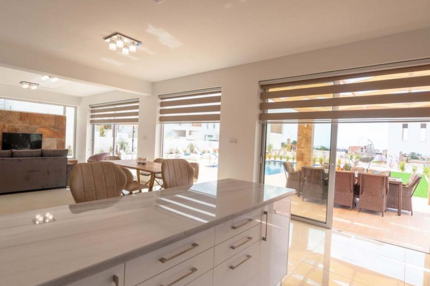 Luxuriöse Villa mit 4 Schlafzimmern, Pool und Whirlpool - foto 21