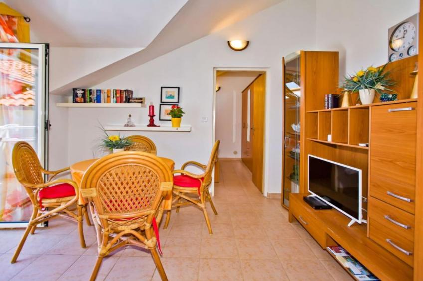 Charming and Sunny Hvar Apartments - One Bedroom Apartment with Balcony (owner 6) - foto 3