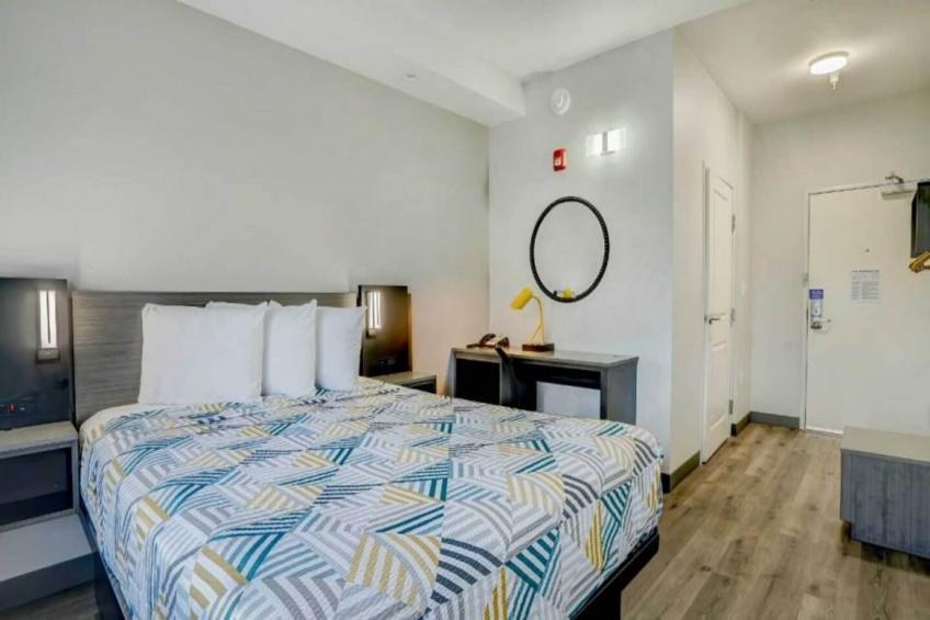 1 Queen Bed  Non-Smoking - foto 12
