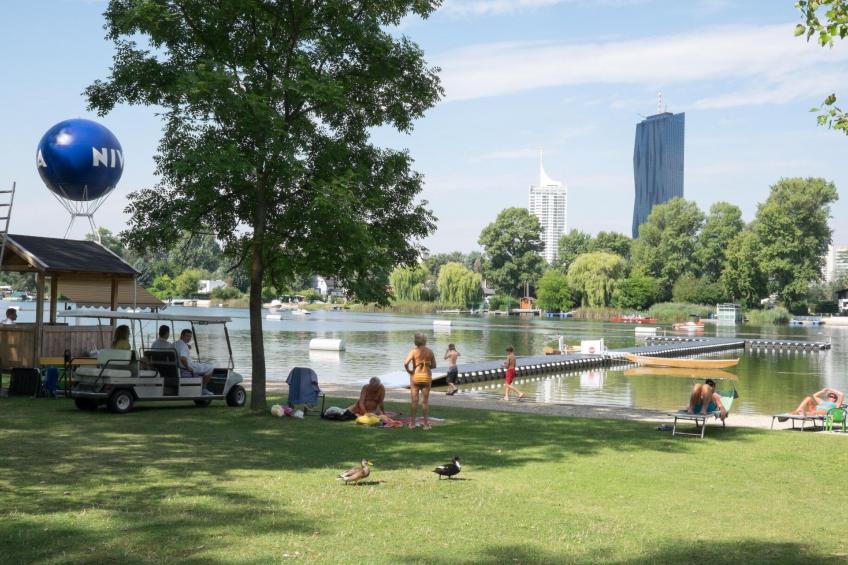 Moderne Wohnung in Kaisermühlen mit Garten und Panoramablick - foto 18