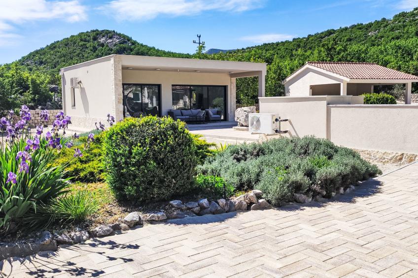 Freistehendes Ferienhaus in Duge Njive mit Privatem Pool - foto 14