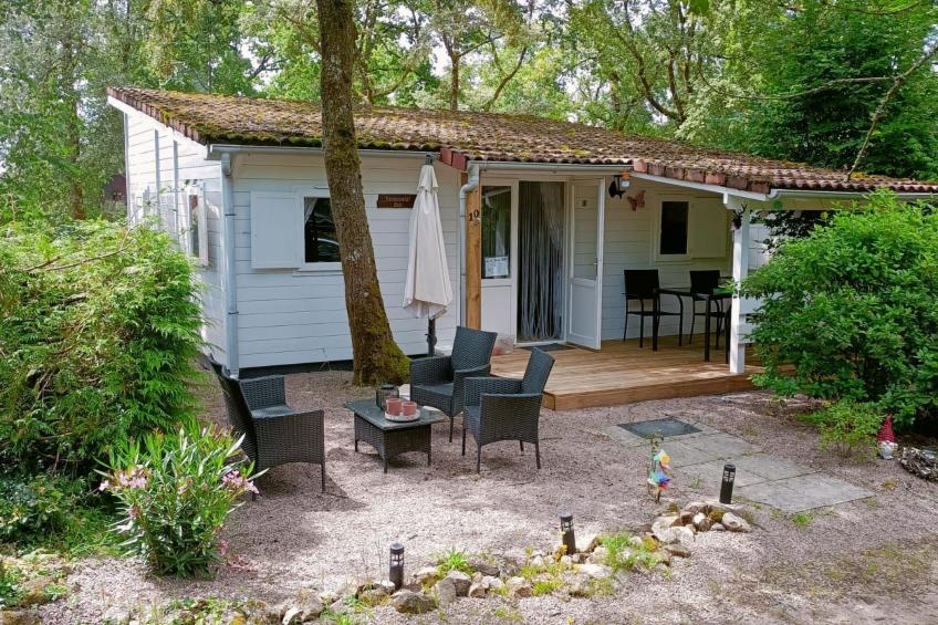 Chalet B10 Yemanisi in der Dordogne
