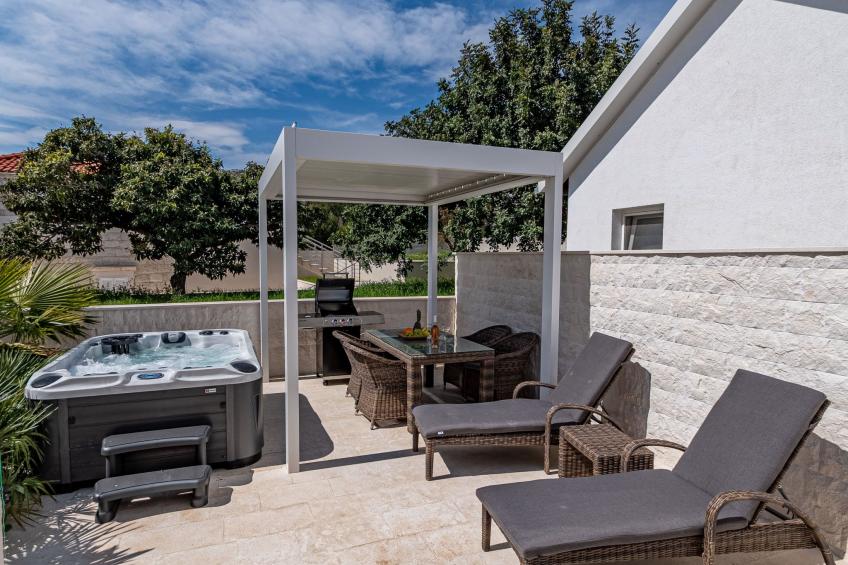 Suartini Viganj mit einem Jakuzzi - foto 20