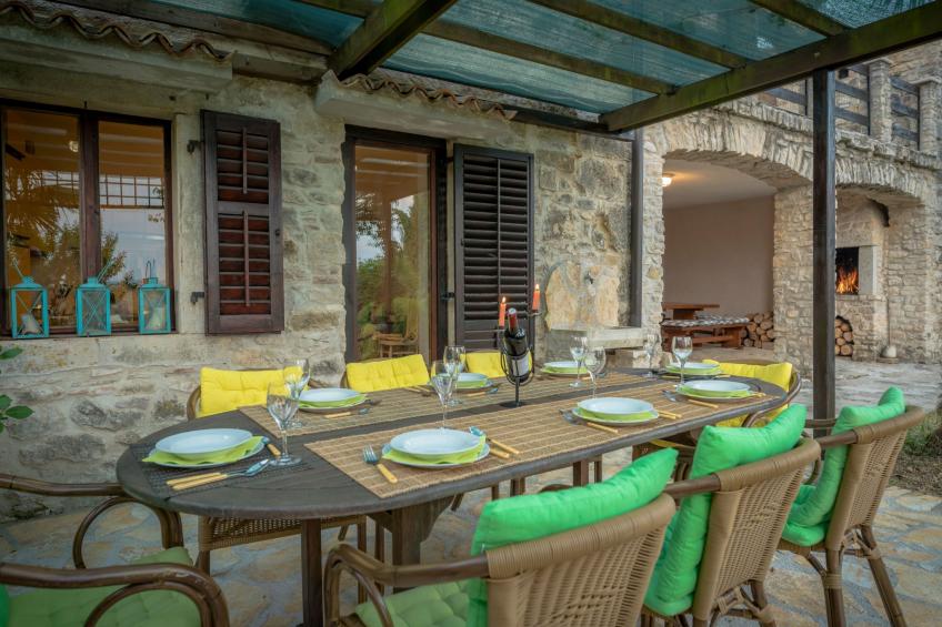 Wunderschön eingerichtete Villa mit Pool und Garten - foto 10