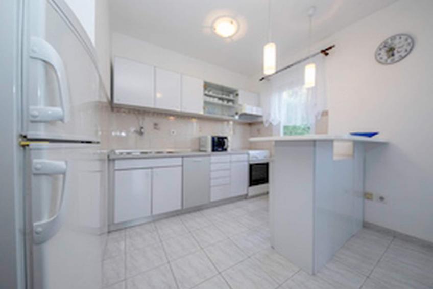 Apartments & Rooms Green Bay - Two Bedroom Apartment with Balcony and Sea View (APP 6) - foto 4