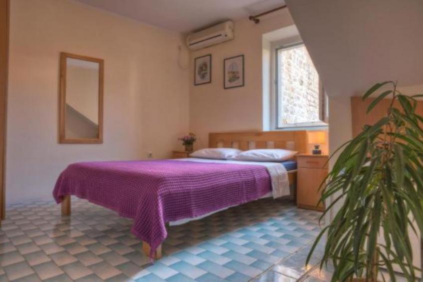 Quaint & Affordable Stay in Budva Traditional Stone House - Family Room 2 - foto 9