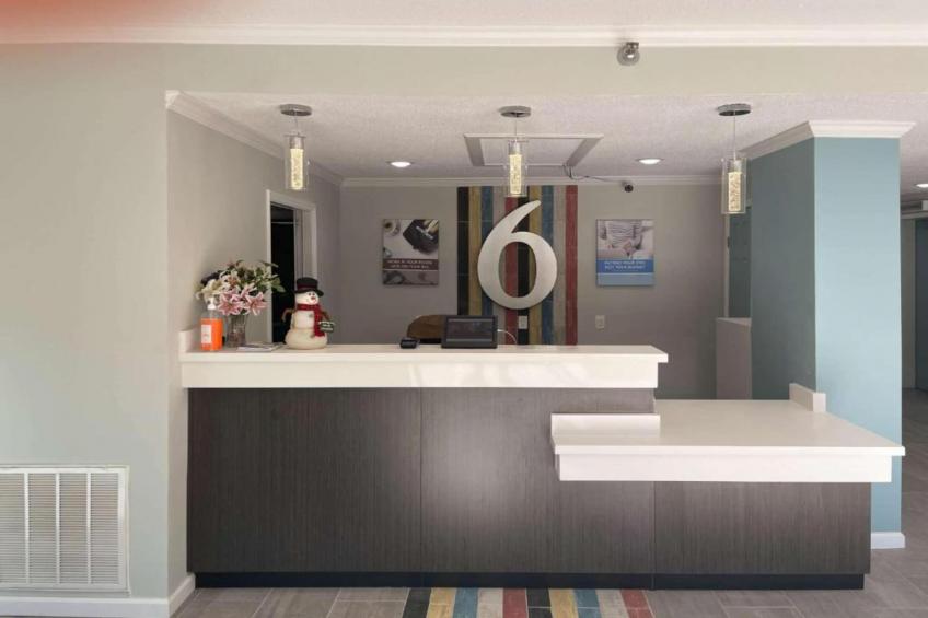 1 King Bed  Suite Smoking Kitchen Sofa-Bed - foto 3