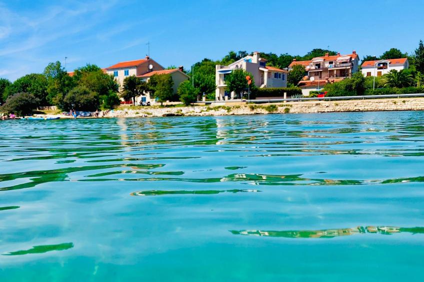 Moderne Ferienwohnung mit Terrasse nah am Strand
