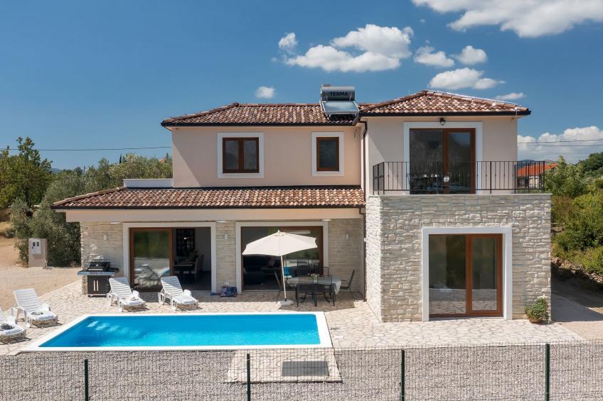 Alleinstehende Villa Slime mit Pool und Garten - foto 6