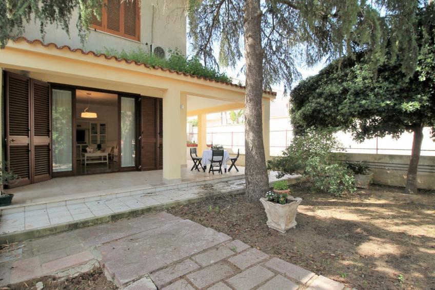 in Pulsano mit Garten