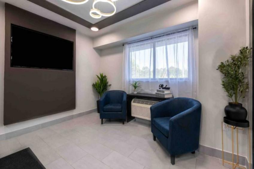 2 Full Beds  Mobility Access RI Shower Nsmk - foto 25