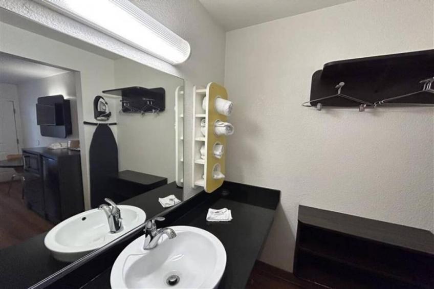 2 Queen Beds  Suite Non-Smoking Micfridge - foto 6