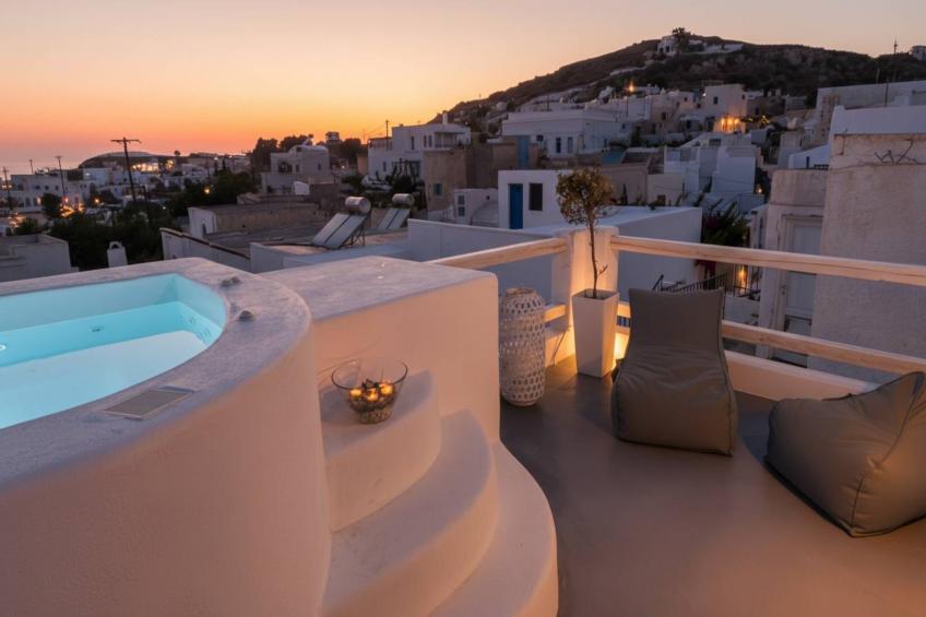 Poseidon’s Water Escape Santorini Rooftop Jacuzzi - foto 35