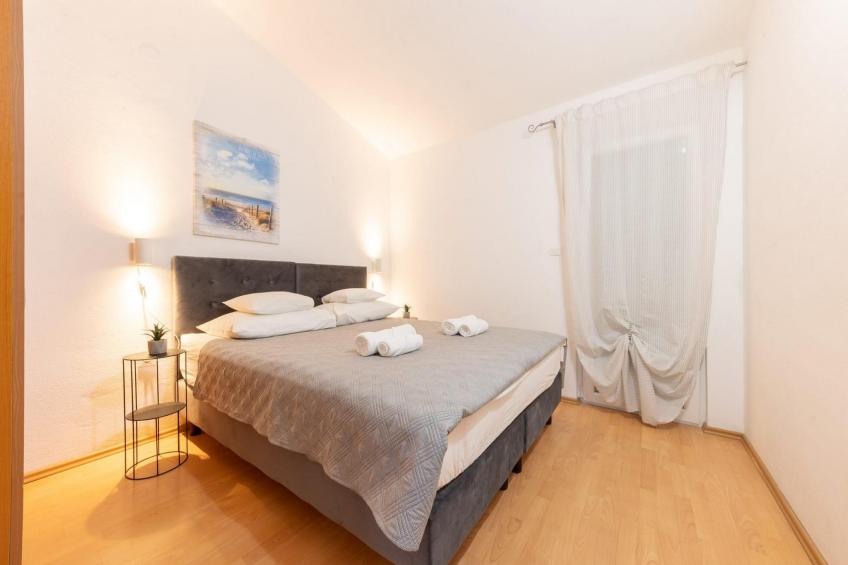 Spacious Prgomet Retreat with Private Pool, Fitness Centre, and Garden - Three Bedroom Villa - foto 10