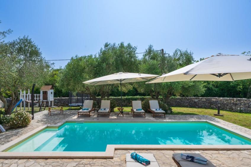 Villa mit privatem Pool und großem Garten - foto 46