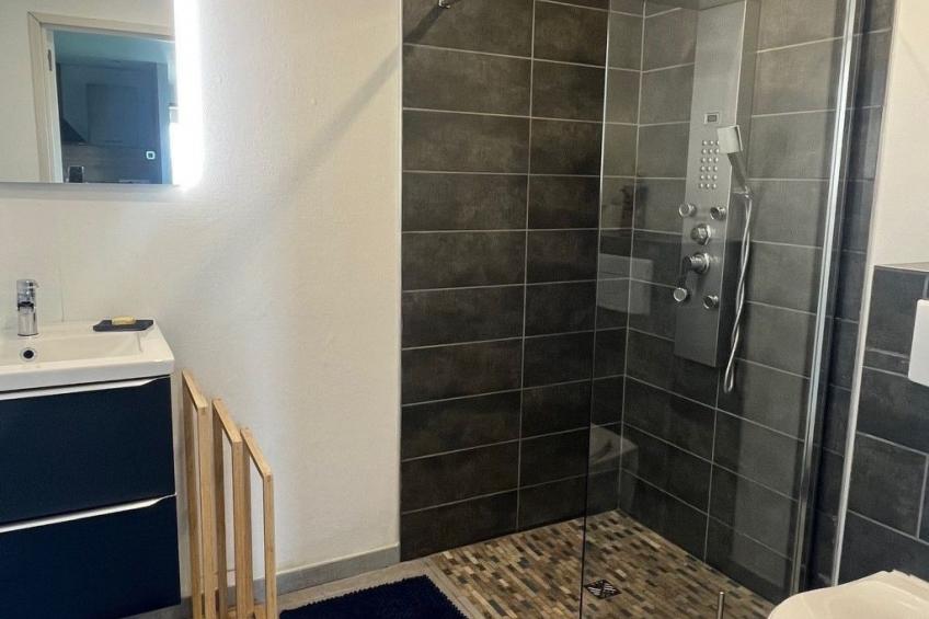 Wohnung mit Privatparkplatz - foto 24