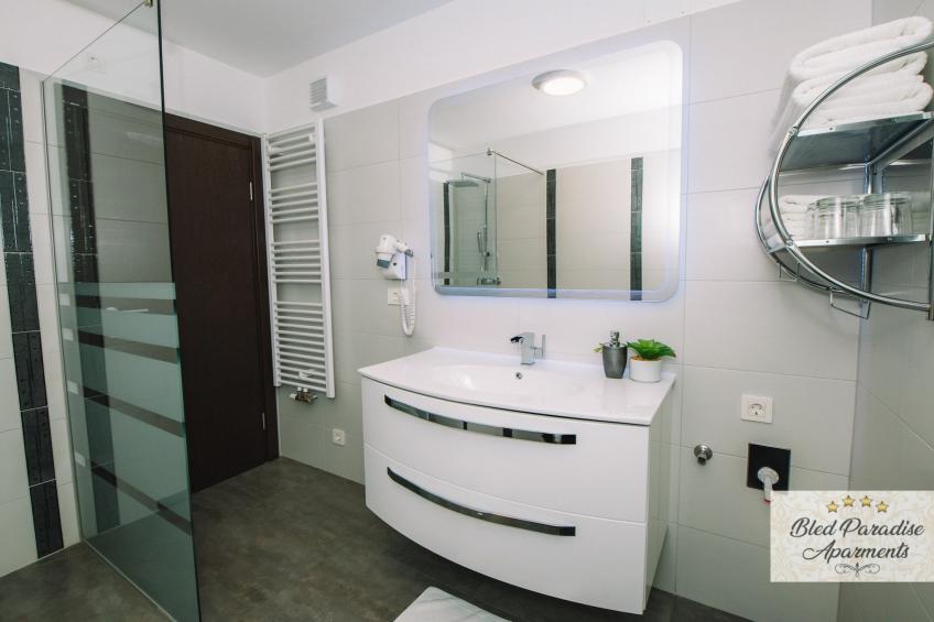 Bled Prestigious and Stylish Apartments - Classic One Bedroom Apartment with Balcony (owner 4) - foto 8