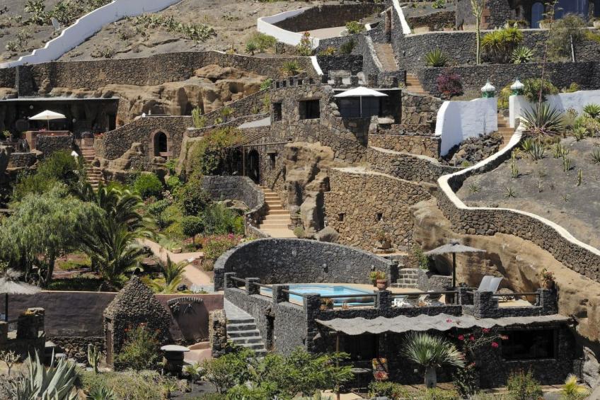 Schlafen in einer vulkanischen Höhle - foto 79