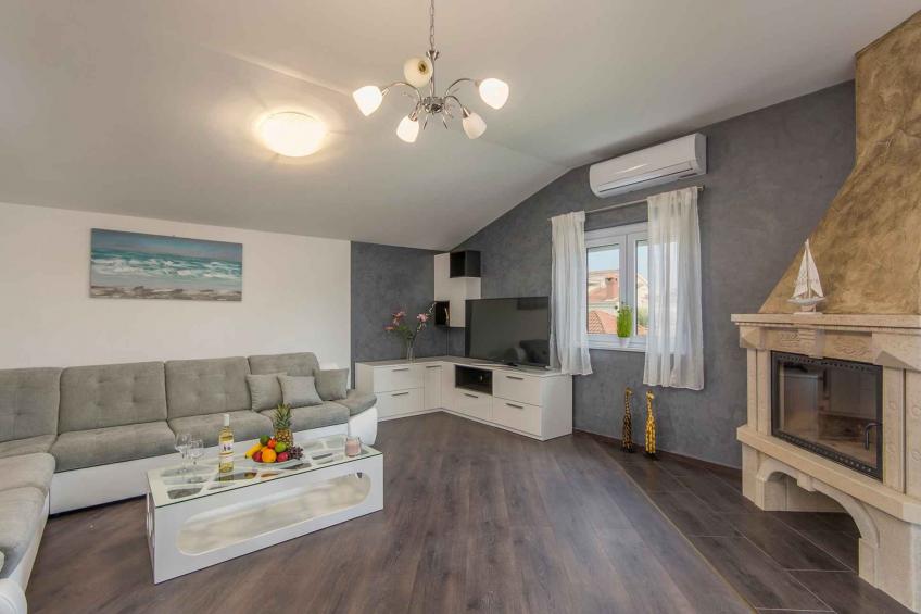 Holiday apartment with pool - BF-NXGFC - foto 19