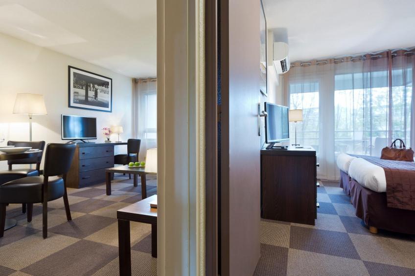 1-Bedroom Apartment park/pool view - LA RESERVE - foto 12