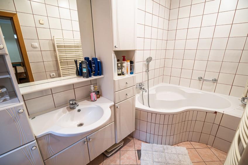 Relaxing Retreat with Hot Tub in Sevnica - Three Bedroom Apartment - foto 31