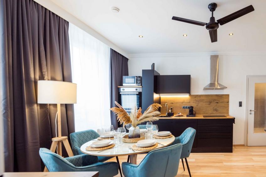 Schiller Apartment im Zentrum von Hof. Küche, Parkplatz, 250MBit Wlan - foto 24